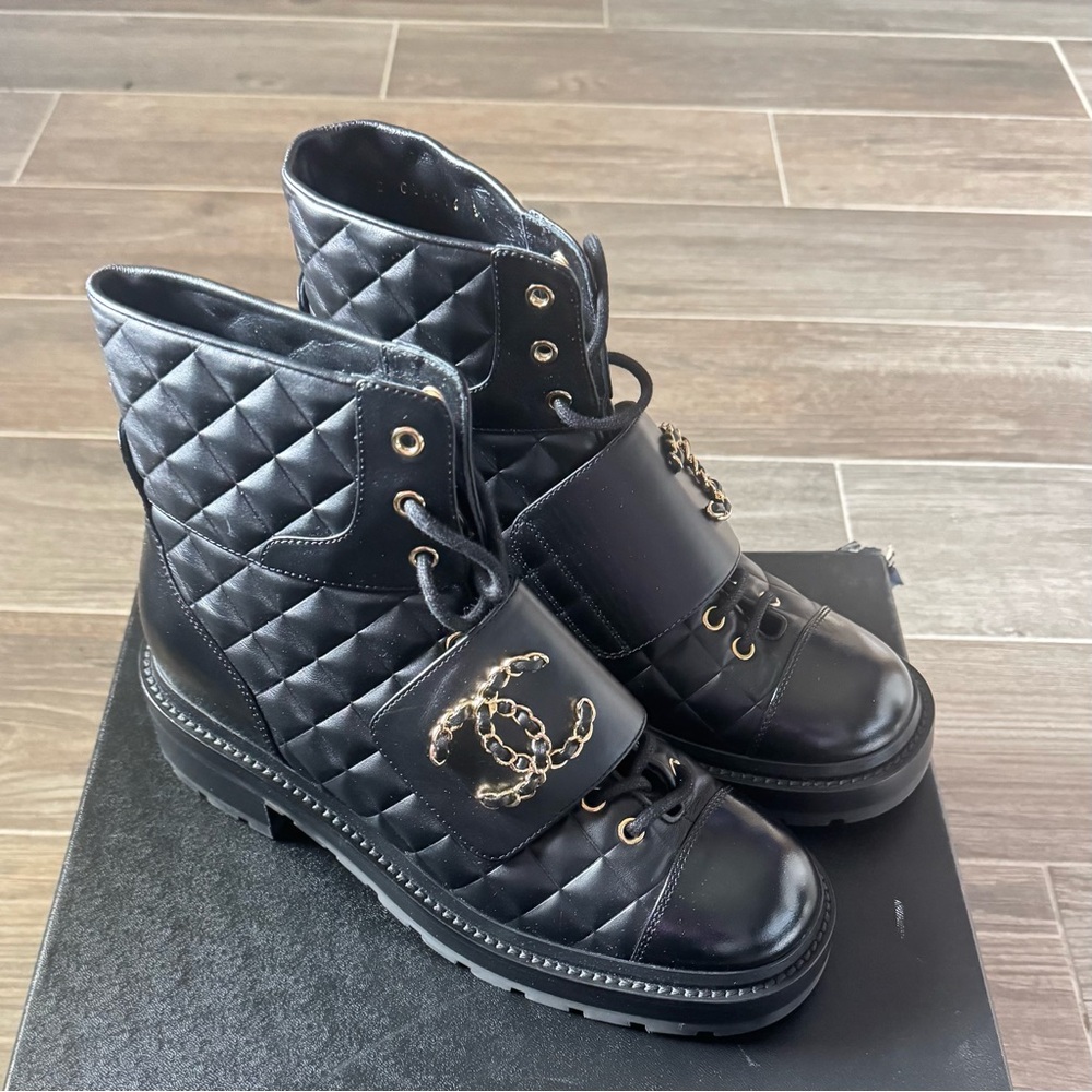 CHANEL Black Calfskin Shiny Calfskin Quilted Lace Up
Combat Boots size 39 (NIB)